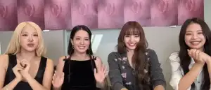 BLACKPINK 10周年記念の贈り物に物議、6900ウォンの餅セットに「誠意不足」の声