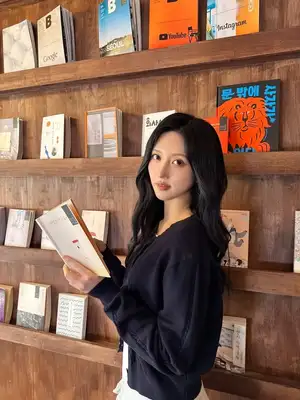 IVE's Gaeul appointed as partner for '2026 Reading Korea' campaign. Book talk scheduled for the 23rd [Official]