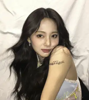 "Support the One-China Policy"... TWICE's Tzuyu in Talks to Renew with JYP Amid Pressure from China