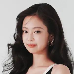 BLACKPINKジェニー、“恋人匂わせ”投稿でファン騒然! 新曲MVの相手役の正体とは?