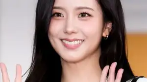 BLACKPINKのジスは、ファンに対する態度を巡って激しい批判に直面している。