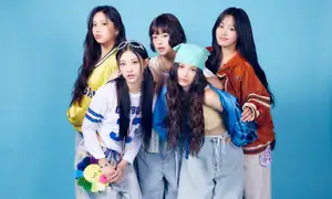 <NewJeans×WOWOW>クリスマス・イヴ 12月24日(火) 午後6:00~全7番組を一挙放送・配信!