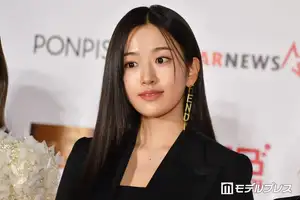 IVEユジン、引き締まったウエスト&美肩際立つオフショル姿に熱視線「スタイル抜群」「ラインが綺麗すぎる」