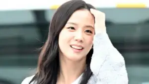 【PHOTO】BLACKPINK ジス、海外スケジュールのため出国(動画あり)