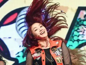 「TWICE」リーダー“18歳”ジヒョ、10年間JYPの練習生生活…「デビューして責任感を抱いた」