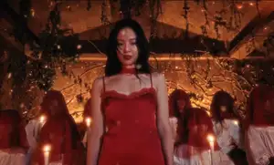 BLACKPINK ジェニー、タイトル曲「FALLEN ANGEL」MV公開…新たな魅力を披露