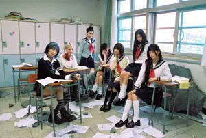 ILLIT、新曲「I Got Your Back」でHANAのJISOO, MOMOKAとコラボ!