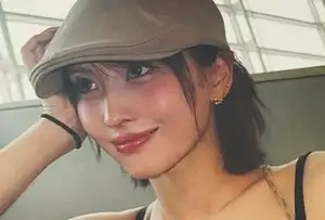 TWICE・MOMO（29）のカバンの中身を美人姉（31）が暴露「いつも大量に入ってる」