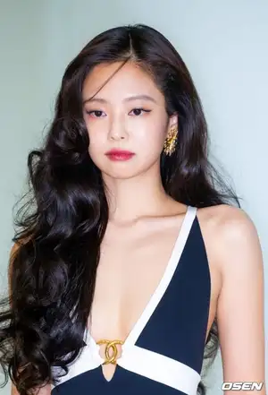 Jennie Apologizes for 'Immature' Actions at BLACKPINK 10th Anniversary
