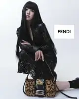 TWICE・MINA&Stray Kids・バンチャンら集結 フェンディ「バゲット」を手にエレガンスな姿
