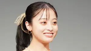 橋本環奈、ILLITユナからの「デートしたい」公開告白に「どこにでも連れていきます」と快諾