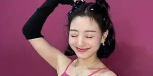TWICE ジヒョ、コンサートを控え…キュートなヘアスタイル&表情の写真を公開