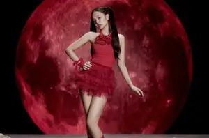 BLACKPINK’s Jennie Debuts at No. 1 on Billboard Global Excl. U.S. Chart With ‘You & Me’