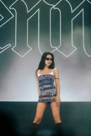 JENNIE of BLACKPINK dominates 7 global festivals, including Summer Sonic