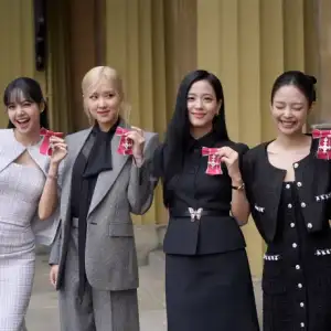 The King presents Honorary MBEs to BLACKPINK