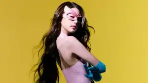 IVE、謎めいたヒーローに変身！ニューミニアルバム「Looks Can Kill」予告イメージ公開