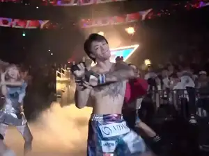 MMA Fighter Dances To ILLIT's 'It's Me' Before Brutal Loss