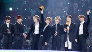 今年の漢字は「爆」!? BTS、TWICE、SEVENTEEN 年末授賞式に映る2019年K-POP(桑畑優香) - エキスパート