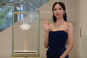 TWICE・MINA、"地元"イベントにジュエリー輝く豪華コーデ 帰省時の楽しみは母の手作りオムライス