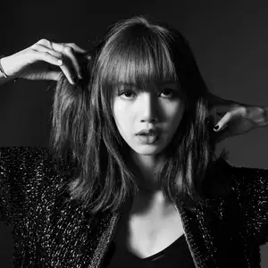 BLACKPINKのリサにASK! セリーヌ初のアンバサダー就任とファッションのマイルール。