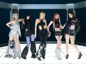 「LE SSERAFIM」、2ndシングル「Made My Night」のリリース記念ポップアップを開催