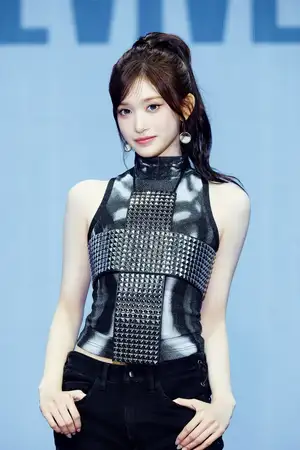 IVE's Leeseo to Throw First Ceremonial First Pitch Today...Cheering on LG Twins' Victory