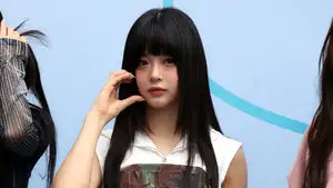 NewJeans’ Hanni Looks Unrecognizable After Dramatic Blonde Transformation