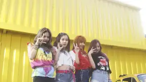 Update: BLACKPINK Releases Behind-The-Scenes Preview For “As If It’s Your Last” MV