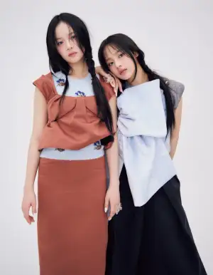 【NewJeans MINJIさん&HANNIさん】がふたりで登場! 「もうひとりの自分みたいな存在」