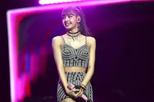 BLACKPINK’s Lisa Brings ‘Lalisa’ to ‘The Tonight Show’ for Solo TV Debut