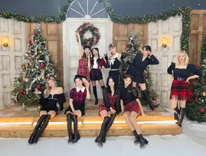 TWICE、「Doughnut」リリイベで一足早いクリスマスを満喫