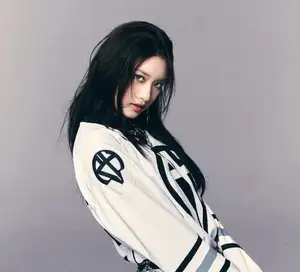 Some Fans Slam IVE Leeseo’s Unit Stage Performance As ‘Inappropriate’ For A Minor