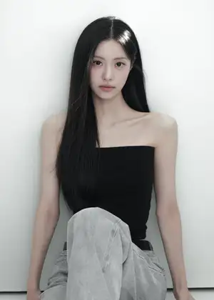 「LE SSERAFIM脱退」キム・ガラム、新プロフィール公開...本格的な俳優活動に始動
