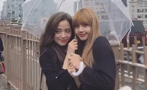 Rosé and Jisoo Apologize to BLINK After BLACKPINK’s 10th Anniversary Event Backlash